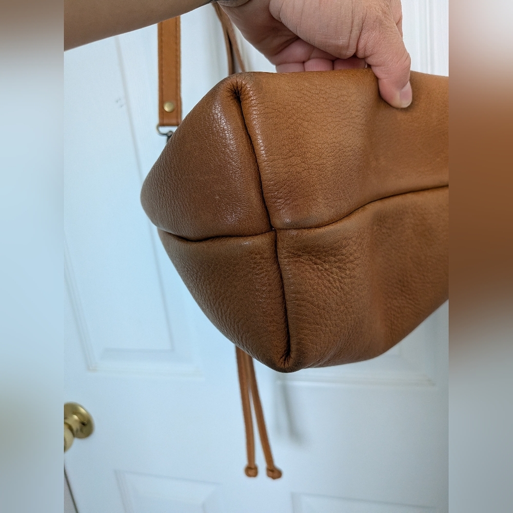 Portland Leather Dune Large Bucket Bag - Picture 4 of 7